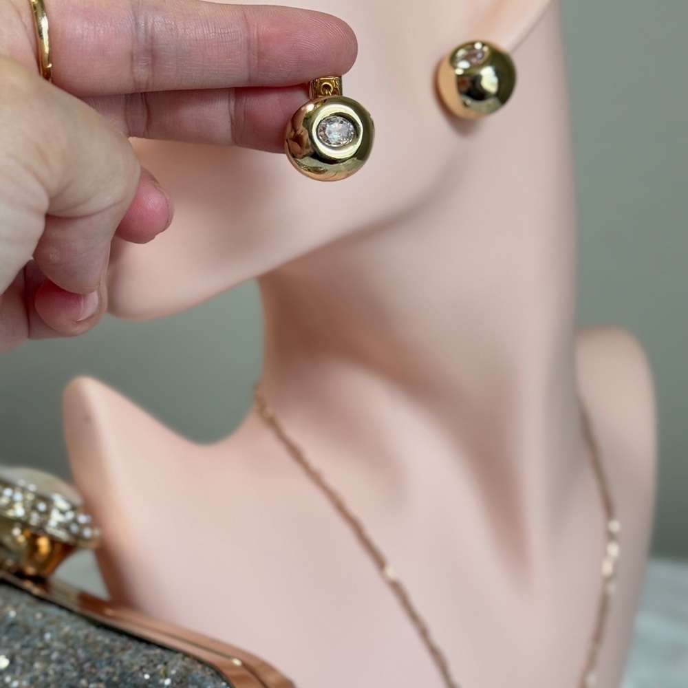 Italian Design Gold Stud Brass Earrings With Crystal - Picture 8 of 8
